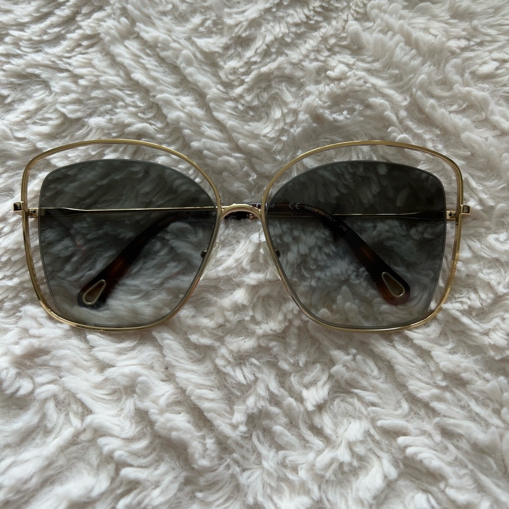 Chloe Gold Sunglasses with Dark Lenses